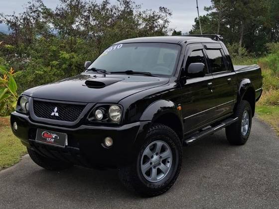 MITSUBISHI L200 OUTDOOR 2.5 GLS 4X4 CD 8V TURBO INTERCOOLER DIESEL 4P MANUAL MITSUBISHI L200 OUTDOOR 2.5 GLS 4X4 CD 8V TURBO INTERCOOLER DIESEL 4P MANUAL